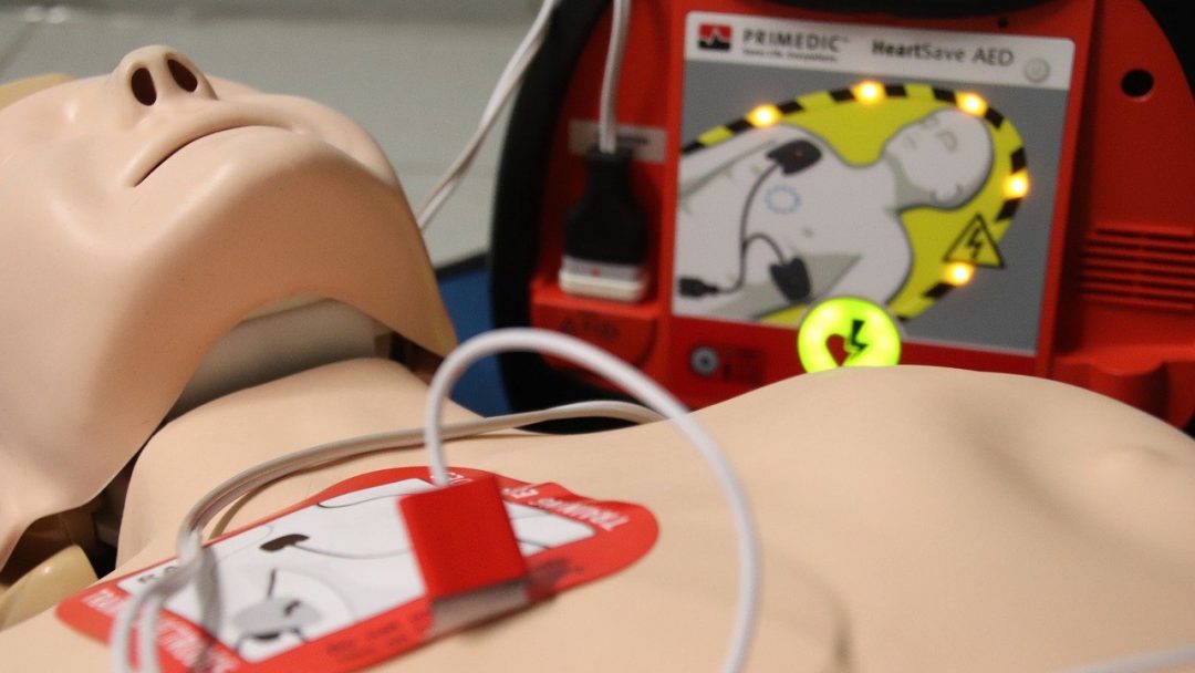 Automatyczny defibrylator zewnętrzny AED