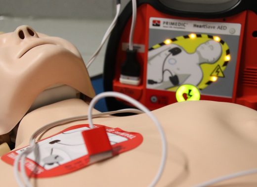 Automatyczny defibrylator zewnętrzny AED